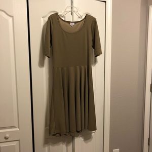 XL Nicole (Lularoe)